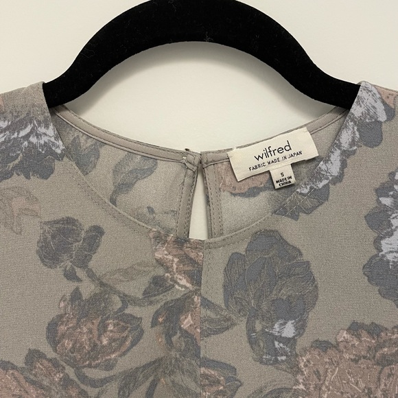 ✨NWOT Aritzia Wilfred ✨ Floral Dress with pockets - Picture 4 of 6